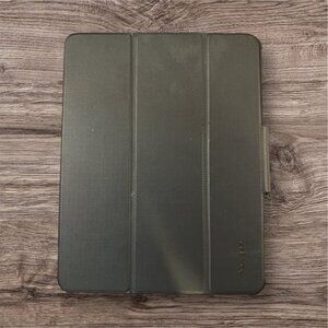 iPad Pro 12.9 in 2021 Case | Spigen [ Liquid Air Folio ] Shockproof Slim Cover